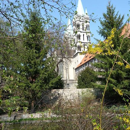 Hotel Garni Zum Rebstock Наумбург Экстерьер фото