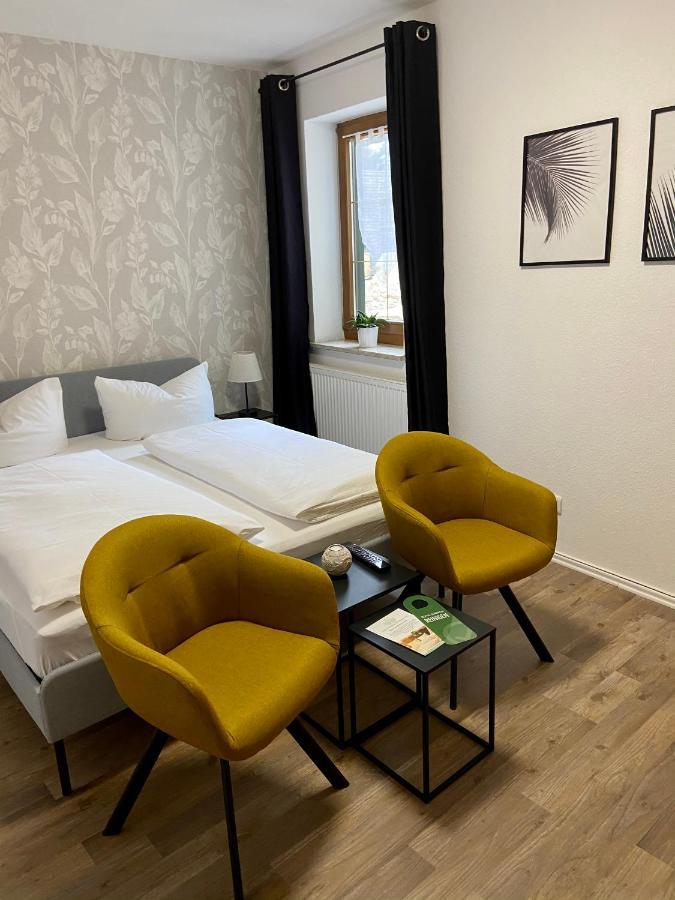 Hotel Garni Zum Rebstock Наумбург Экстерьер фото