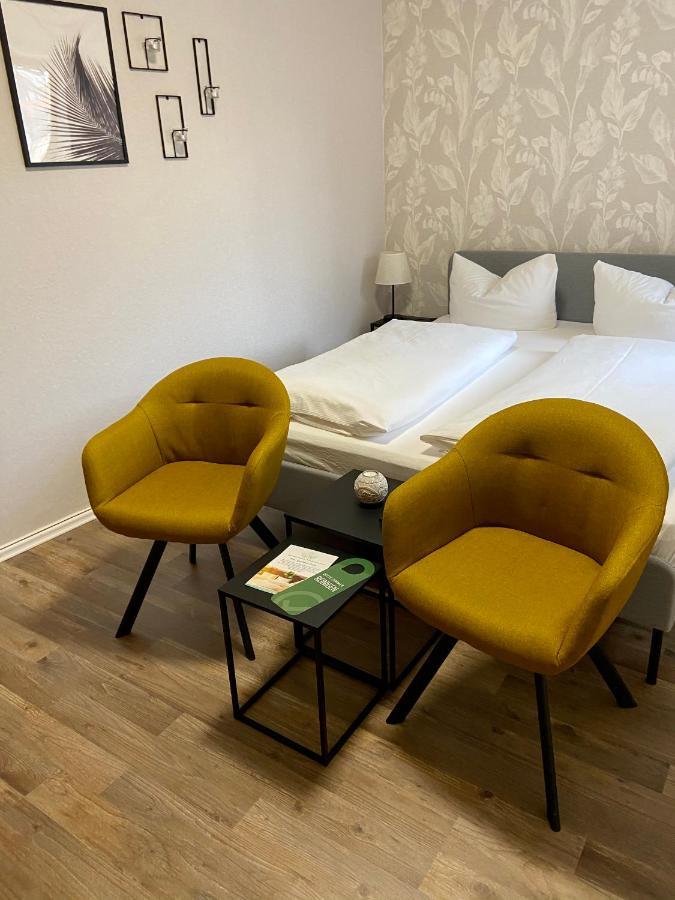 Hotel Garni Zum Rebstock Наумбург Экстерьер фото