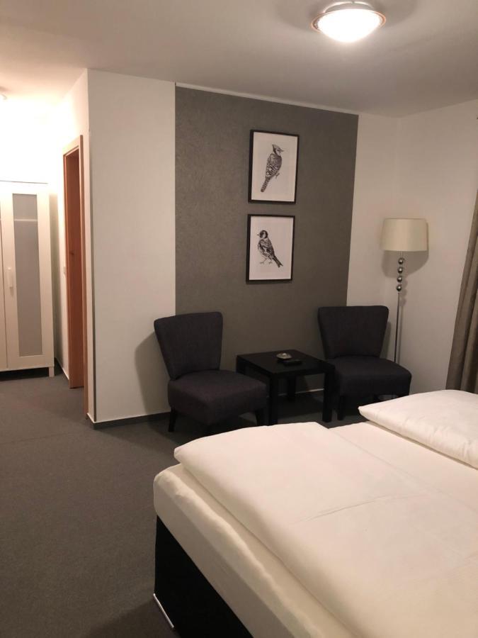 Hotel Garni Zum Rebstock Наумбург Экстерьер фото